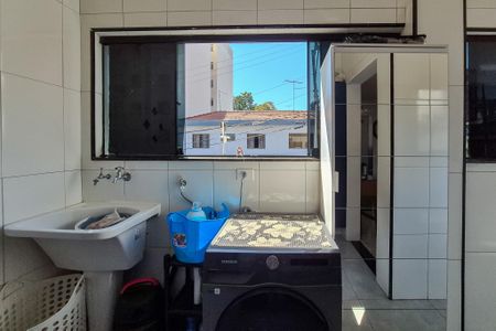 Casa à venda com 220m², 4 quartos e 3 vagasÁrea de Serviço (Casa 1 )
