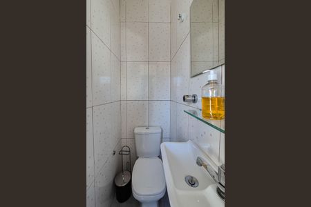 Casa à venda com 220m², 4 quartos e 3 vagasBanheiro de serviço ( casa 1 )