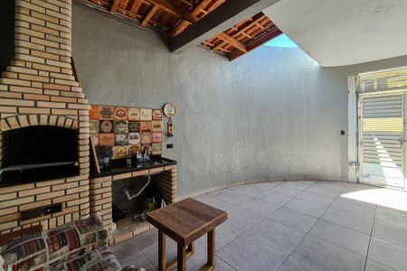 Casa à venda com 220m², 4 quartos e 3 vagaschurrasqueira ( casa 1 )