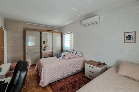 Casa à venda com 220m², 4 quartos e 3 vagasQuarto 2 (casa 1)