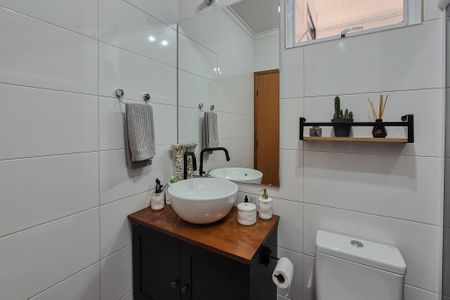 Casa à venda com 220m², 4 quartos e 3 vagasBanheiro Social ( Casa 1)