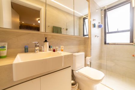 Apartamento à venda com 80m², 2 quartos e 2 vagasBanheiro da Suíte 1