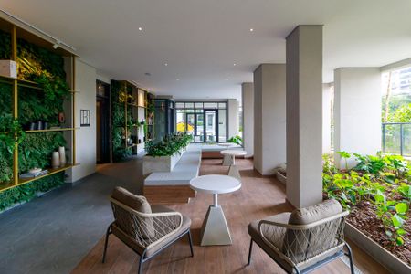 Apartamento à venda com 330m², 4 quartos e 4 vagas Apartamento à venda com 330m², 4 quartos e 4 vagasLounge