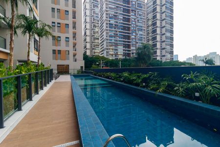 Apartamento à venda com 330m², 4 quartos e 4 vagas Apartamento à venda com 330m², 4 quartos e 4 vagasPiscina