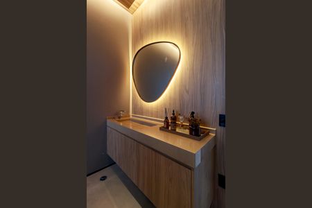 Apartamento à venda com 330m², 4 quartos e 4 vagas Apartamento à venda com 330m², 4 quartos e 4 vagasMassagem