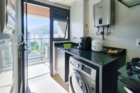 Apartamento à venda com 72m², 2 quartos e 1 vaga Apartamento à venda com 72m², 2 quartos e 1 vagaÁrea de Serviço