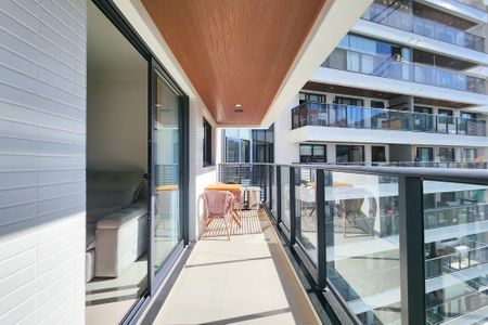 Apartamento à venda com 72m², 2 quartos e 1 vaga Apartamento à venda com 72m², 2 quartos e 1 vagaVaranda