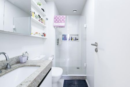 Apartamento à venda com 72m², 2 quartos e 1 vaga Apartamento à venda com 72m², 2 quartos e 1 vagaBanheiro