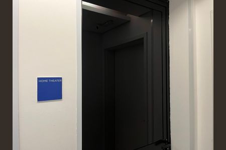 Studio à venda com 35m², 1 quarto e 1 vaga Studio à venda com 35m², 1 quarto e 1 vagaHome Theater