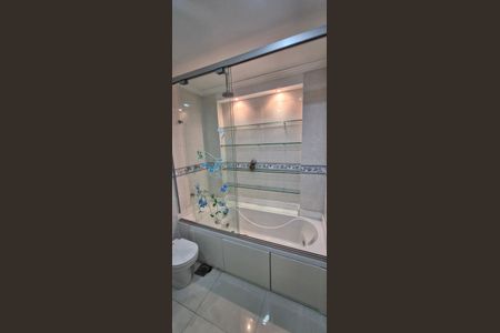 Apartamento à venda com 134m², 3 quartos e 2 vagas Apartamento à venda com 134m², 3 quartos e 2 vagasBanheiro