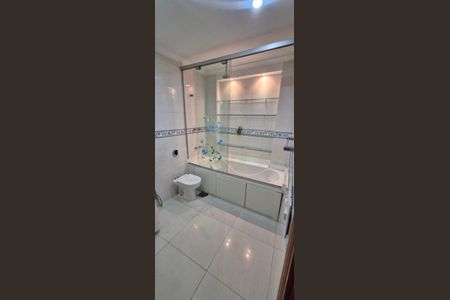 Apartamento à venda com 134m², 3 quartos e 2 vagas Apartamento à venda com 134m², 3 quartos e 2 vagasBanheiro