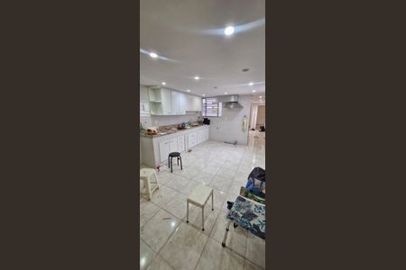 Apartamento à venda com 134m², 3 quartos e 2 vagas Apartamento à venda com 134m², 3 quartos e 2 vagasCozinha