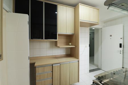 Apartamento à venda com 104m², 3 quartos e 2 vagas Apartamento à venda com 104m², 3 quartos e 2 vagasCozinha e Área de Serviço