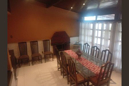 Casa à venda com 3 quartos, 295m² em Vila Progresso, Niterói