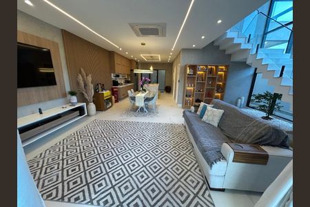 Casa à venda com 5 quartos, 210m² em Recreio dos Bandeirantes, Rio de Janeiro