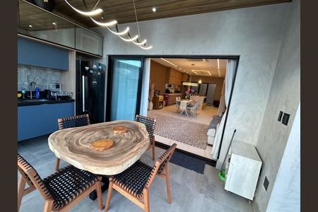 Casa à venda com 5 quartos, 210m² em Recreio dos Bandeirantes, Rio de Janeiro