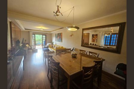 Casa à venda com 4 quartos, 250m² em Jardim Bonfiglioli, São Paulo