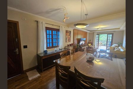 Casa à venda com 4 quartos, 250m² em Jardim Bonfiglioli, São Paulo