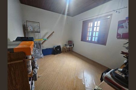 Casa à venda com 4 quartos, 250m² em Jardim Bonfiglioli, São Paulo