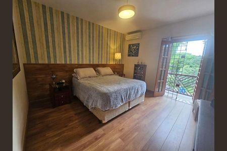 Casa à venda com 4 quartos, 250m² em Jardim Bonfiglioli, São Paulo