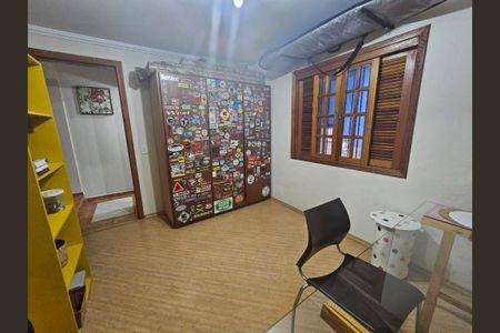 Casa à venda com 4 quartos, 250m² em Jardim Bonfiglioli, São Paulo