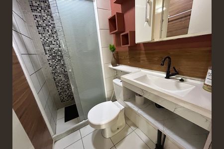 Banheiro Social de apartamento para alugar com 2 quartos, 54m² em Del Castilho, Rio de Janeiro