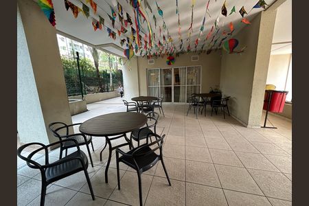 Área comum de apartamento para alugar com 2 quartos, 54m² em Del Castilho, Rio de Janeiro