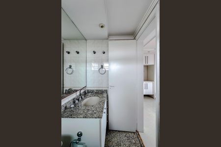 Apartamento à venda com 84m², 2 quartos e 2 vagas Apartamento à venda com 84m², 2 quartos e 2 vagasBanheiro da Suíte 1