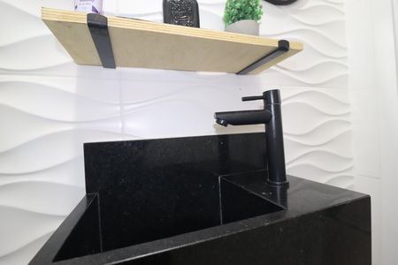 Casa à venda com 140m², 2 quartos e 2 vagasLavabo