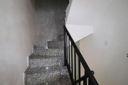 Escada de casa à venda com 2 quartos, 140m² em Parque das Nações, Santo André