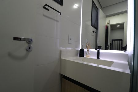 Casa à venda com 140m², 2 quartos e 2 vagasBanheiro Quarto 1 suíte
