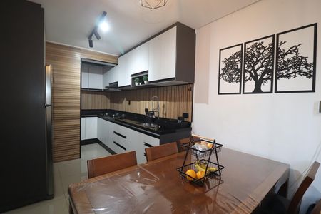 Casa à venda com 140m², 2 quartos e 2 vagasCozinha