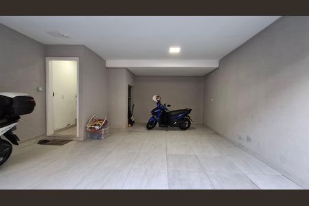 Casa à venda com 140m², 2 quartos e 2 vagas Casa à venda com 140m², 2 quartos e 2 vagasGaragem