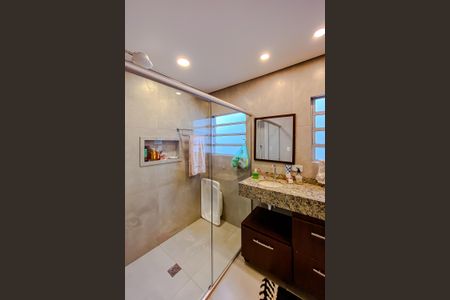 Casa à venda com 190m², 3 quartos e 3 vagasBanheiro