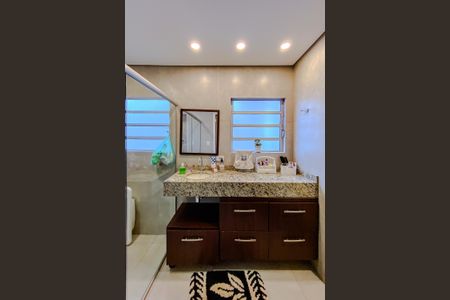 Casa à venda com 190m², 3 quartos e 3 vagasBanheiro