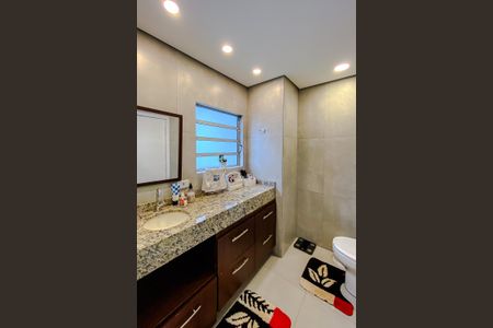 Casa à venda com 190m², 3 quartos e 3 vagasBanheiro