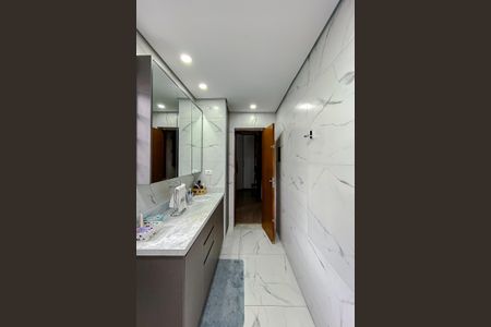 Casa à venda com 190m², 3 quartos e 3 vagasBanheiro da Suíte