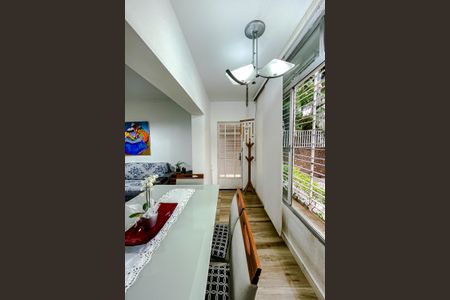 Casa à venda com 190m², 3 quartos e 3 vagasSala