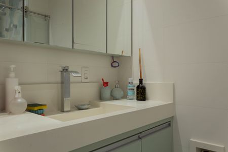 Apartamento à venda com 93m², 2 quartos e 2 vagasBanheiro da Suíte 2