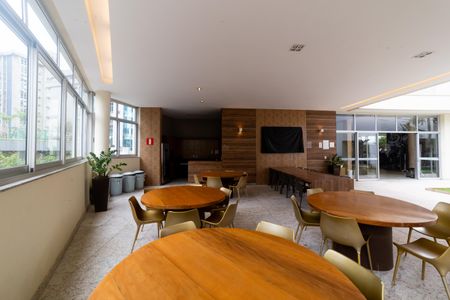 Apartamento à venda com 204m², 4 quartos e 4 vagas Apartamento à venda com 204m², 4 quartos e 4 vagasÁrea gourmet