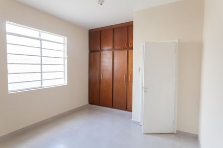 Casa à venda com 250m², 3 quartos e 3 vagas Casa à venda com 250m², 3 quartos e 3 vagasquarto 2