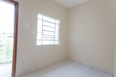 Casa à venda com 250m², 3 quartos e 3 vagas Casa à venda com 250m², 3 quartos e 3 vagassala / casa 2