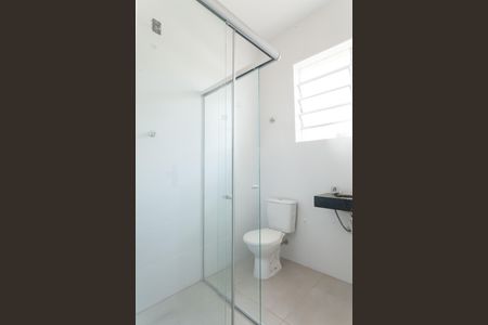 Casa à venda com 250m², 3 quartos e 3 vagas Casa à venda com 250m², 3 quartos e 3 vagasBanheiro Social