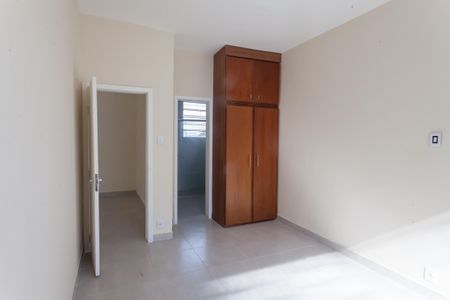 Casa à venda com 250m², 3 quartos e 3 vagas Casa à venda com 250m², 3 quartos e 3 vagassuite