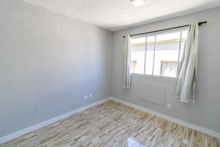 Sala de apartamento à venda com 2 quartos, 40m² em Cavalhada, Porto Alegre
