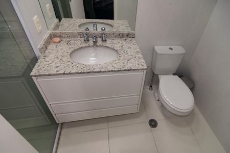 Studio para alugar com 50m², 1 quarto e 1 vaga Studio para alugar com 50m², 1 quarto e 1 vagaBanheiro Social