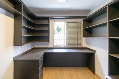 Apartamento à venda com 69m², 2 quartos e 1 vagaQuarto 2