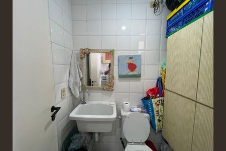 Apartamento à venda com 75m², 3 quartos e 2 vagas Apartamento à venda com 75m², 3 quartos e 2 vagasBanheiro 2