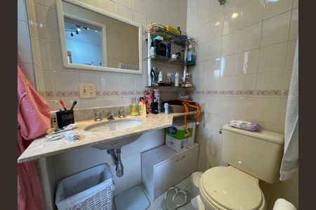 Apartamento à venda com 75m², 3 quartos e 2 vagas Apartamento à venda com 75m², 3 quartos e 2 vagasBanheiro da Suíte