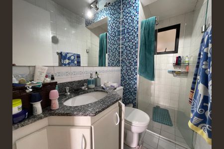 Apartamento à venda com 75m², 3 quartos e 2 vagas Apartamento à venda com 75m², 3 quartos e 2 vagasBanheiro Social